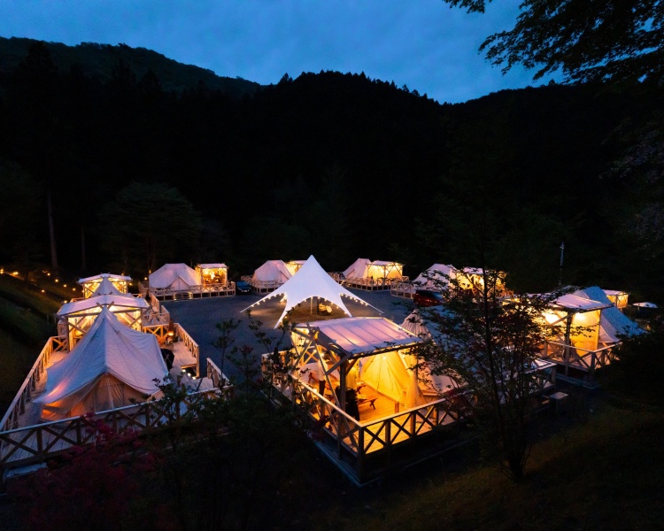 OBI ビンテージテント 鉄骨テント OBI ビンテージテント 鉄骨テント 川】でおすすめのグランピング施設を