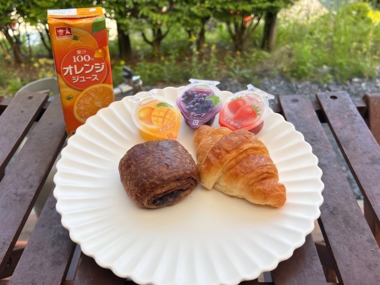 朝食