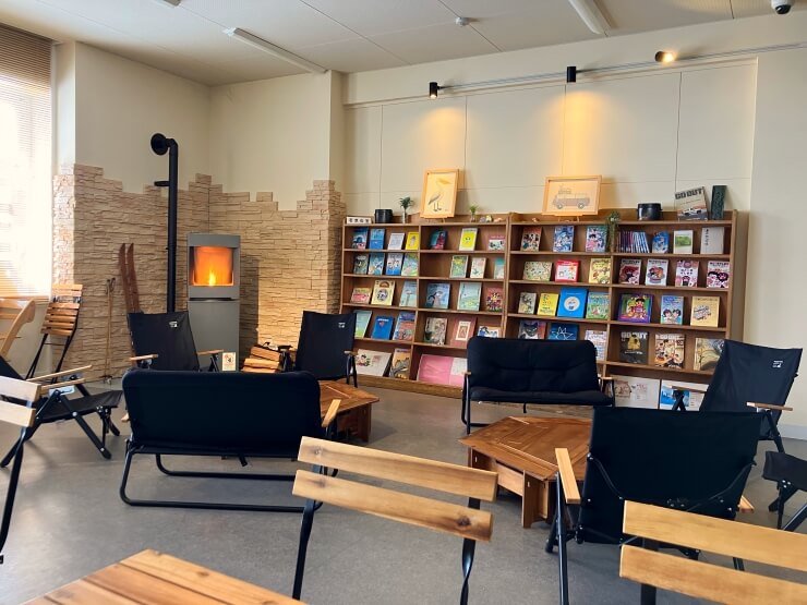 雪原学舎の職員室をリノベーションしたカフェ