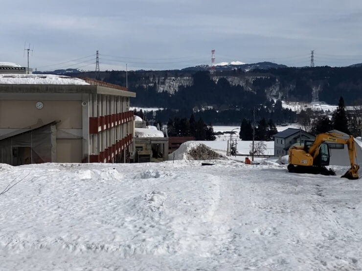 雪原学舎の積雪2m以上ある雪遊びするスペース